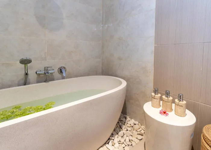 Castelu 3br Peacefully Near Mertanadi Seminyak
